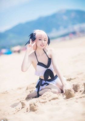 不戴乳罩的丰满已婚妇女2_BD高清视频播放