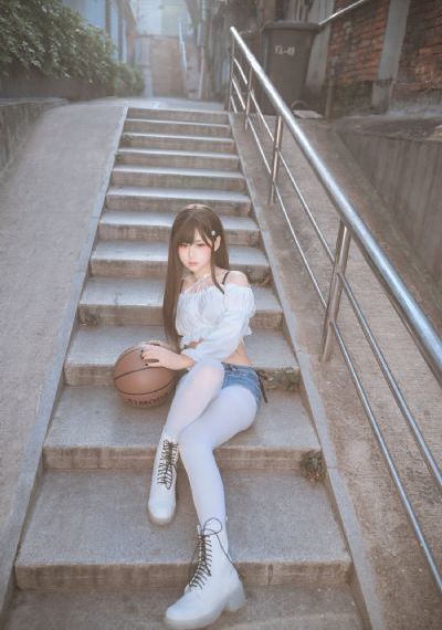 老卫和淑蓉的船上生活视频_4KBD在线观看